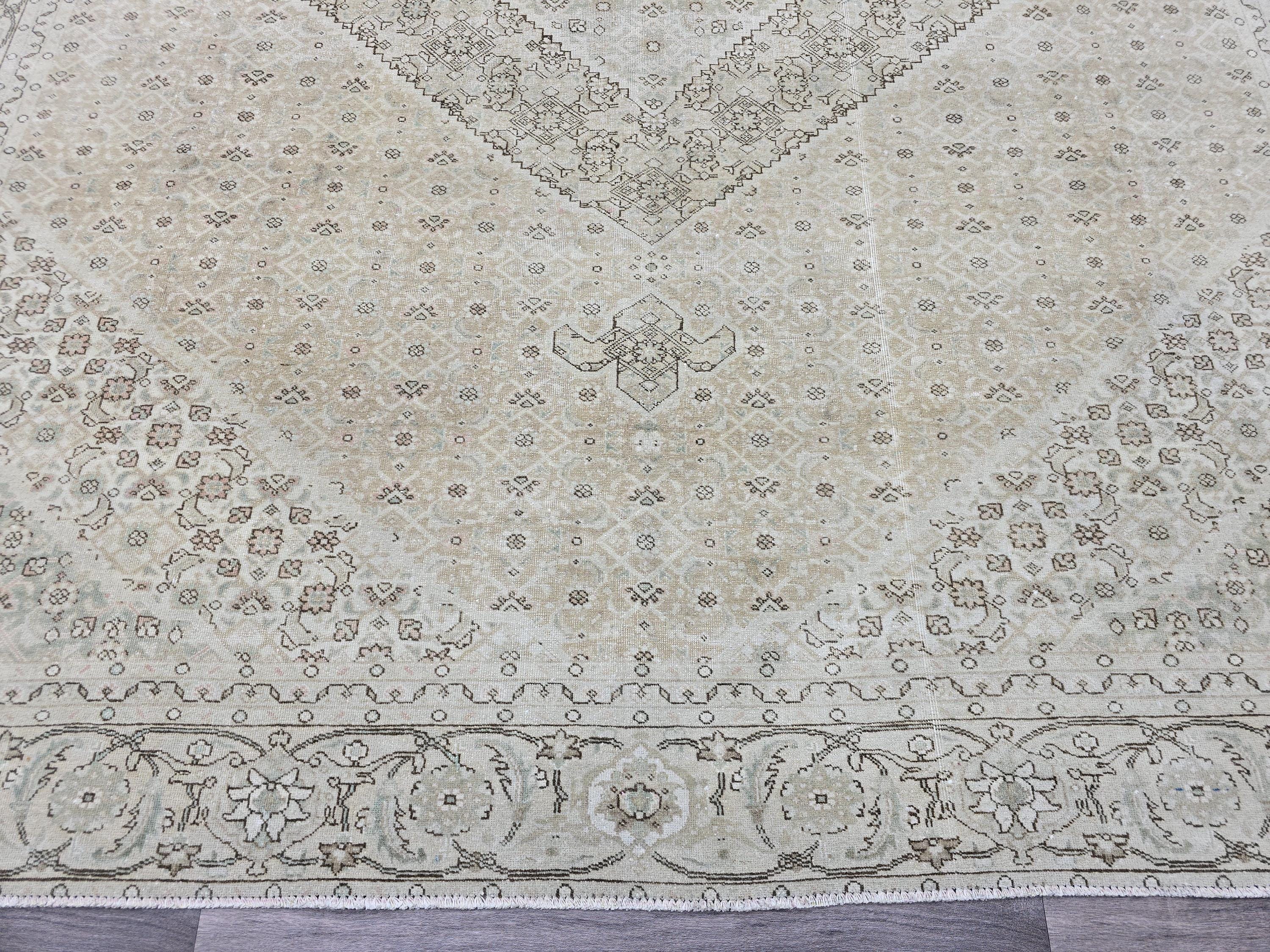 10x12 Heriz Rug: Neutral Vintage Wool Area Rug