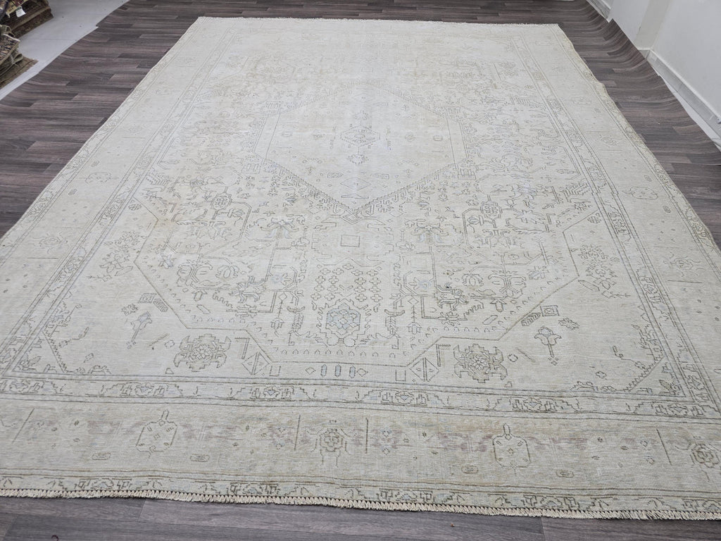 10x13 Neutral Vintage Turkish Area rug Handmade // 9.65x12.60 feet