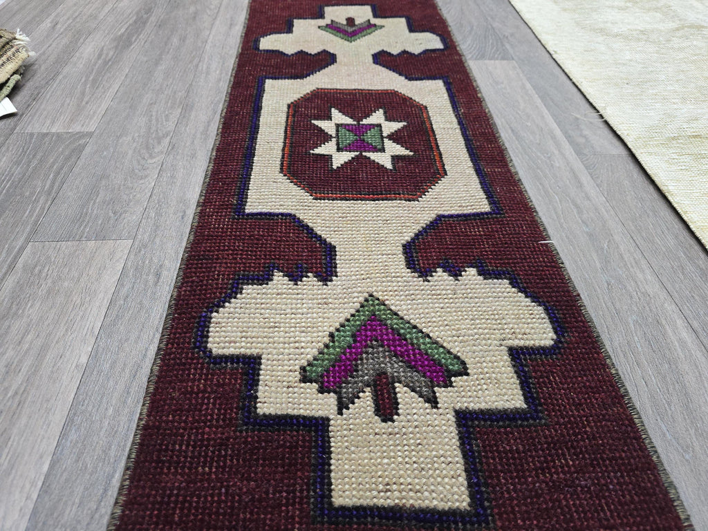 Vintage Turkish Oushak Wool Mat: Handwoven Tribal Bath Rug (1.2x3.9ft)