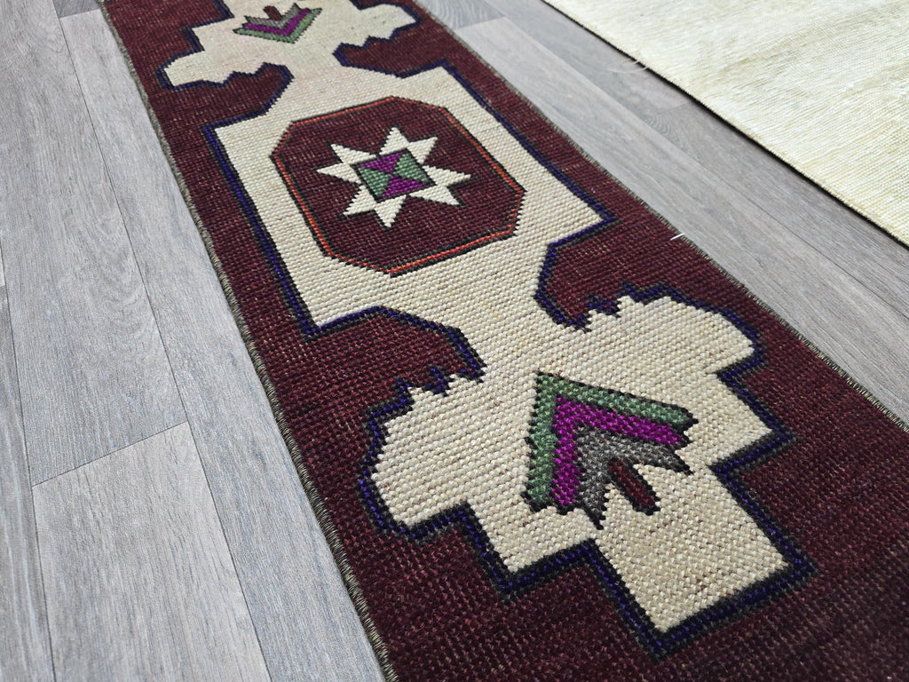 Vintage Turkish Oushak Wool Mat: Handwoven Tribal Bath Rug (1.2x3.9ft)
