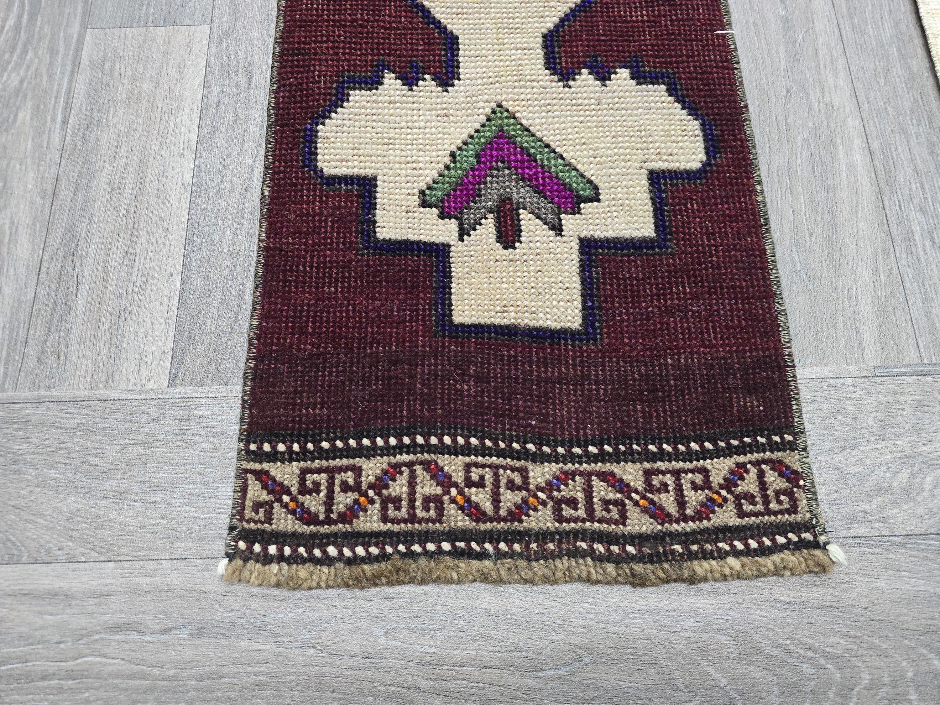 Vintage Turkish Oushak Wool Mat: Handwoven Tribal Bath Rug (1.2x3.9ft)