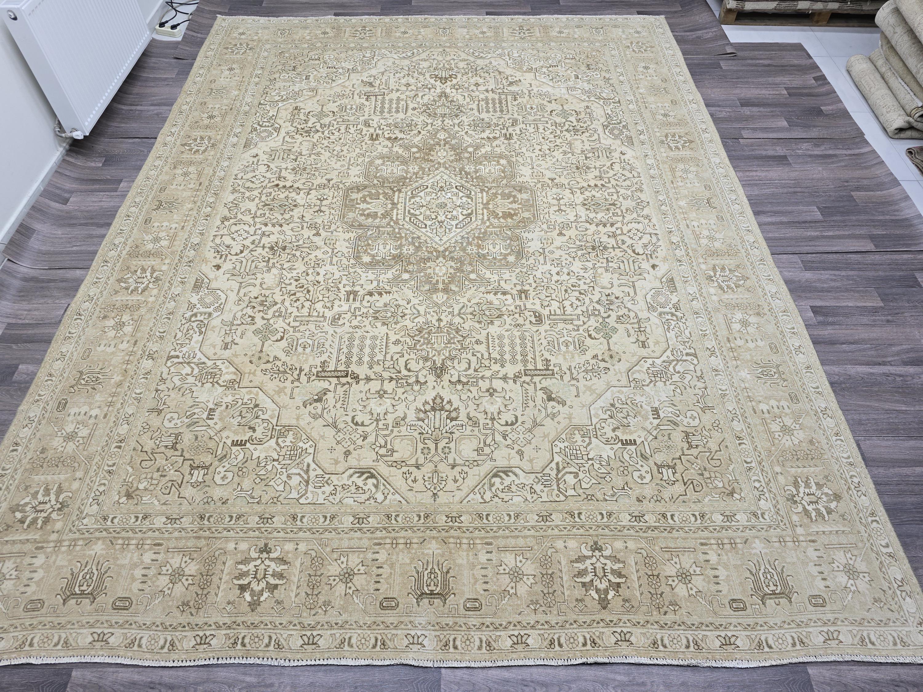 Oversized Vintage Turkish Oushak Rug: 9.6x12.5 ft, Neutral Beige Wool