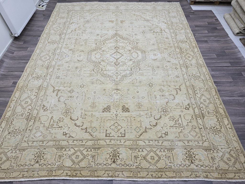 Oversized Turkish Oushak Rug: 9.65 x 12.6 Beige Medallion Wool Carpet