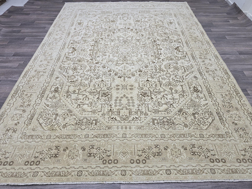 8x11 ft Neutral Oushak Rug: Hand-Knotted Wool Vintage Carpet