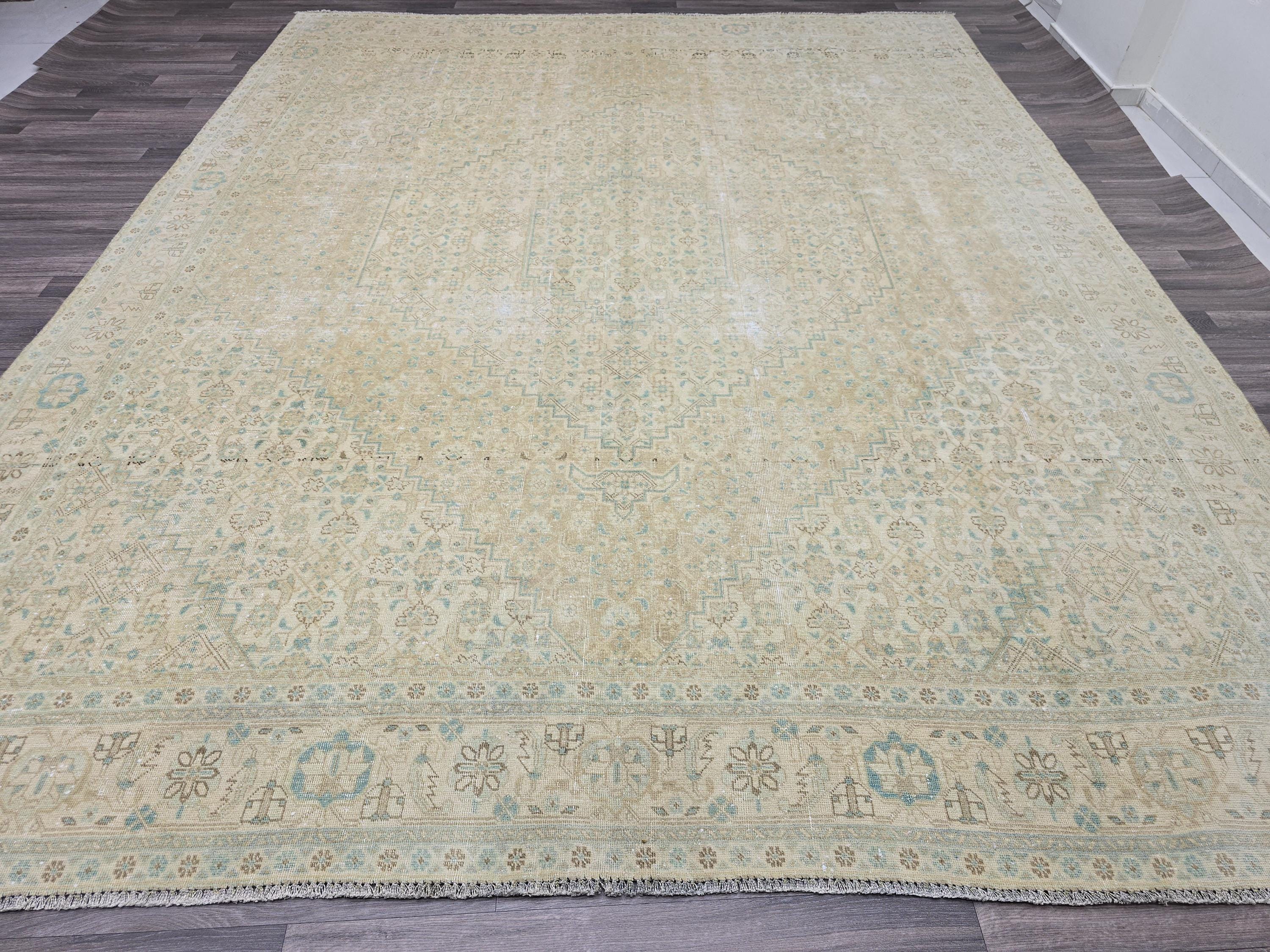 Oversized Neutral Oushak Rug (9.65x12 ft): Vintage Turkish Wool Carpet