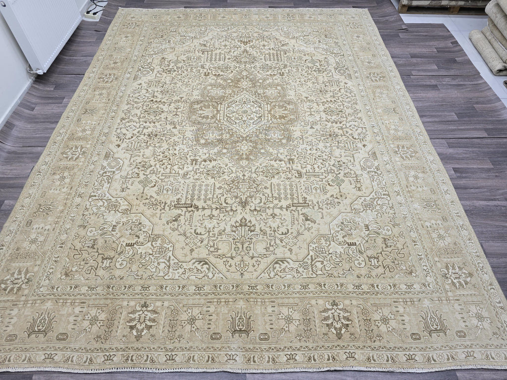 Cream Oushak Rug: 10x12 Vintage Turkish Wool Rug