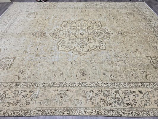 Oversize Oushak Wool Rug 10x13: Vintage Turkish Area Rug