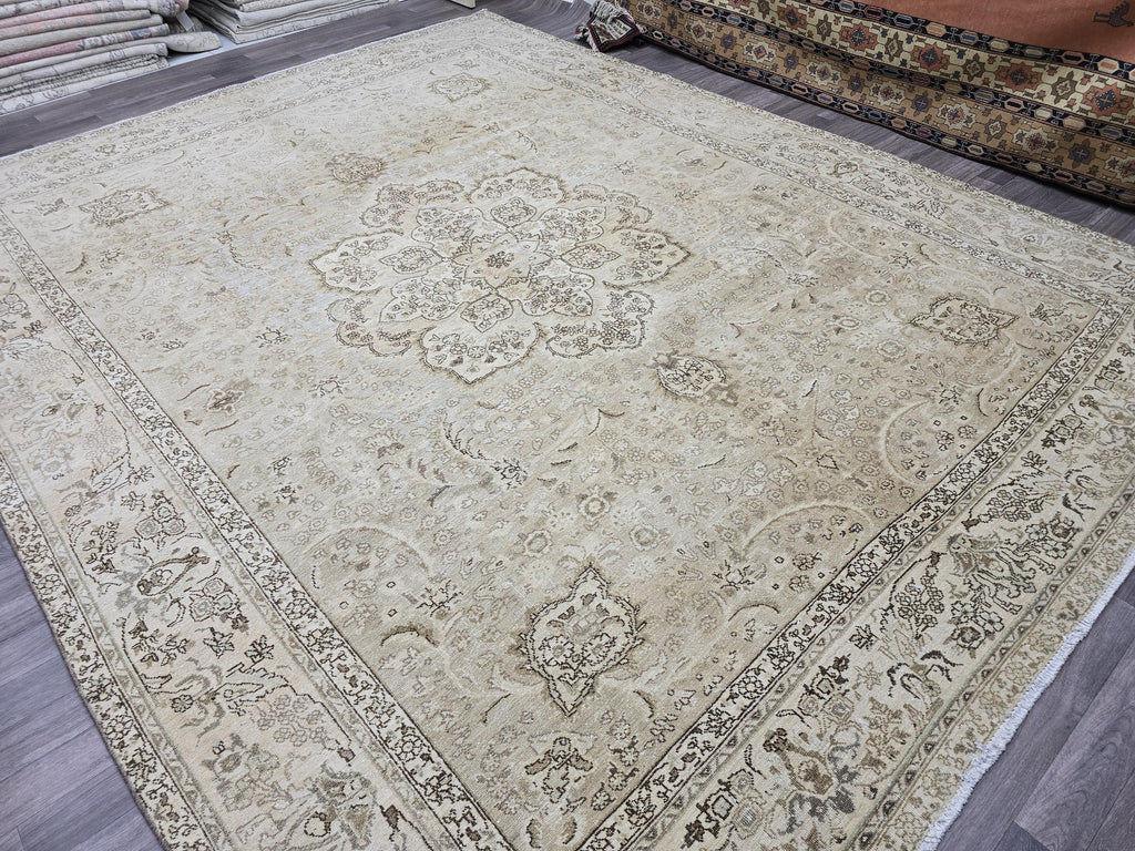Oversize Oushak Wool Rug 10x13: Vintage Turkish Area Rug