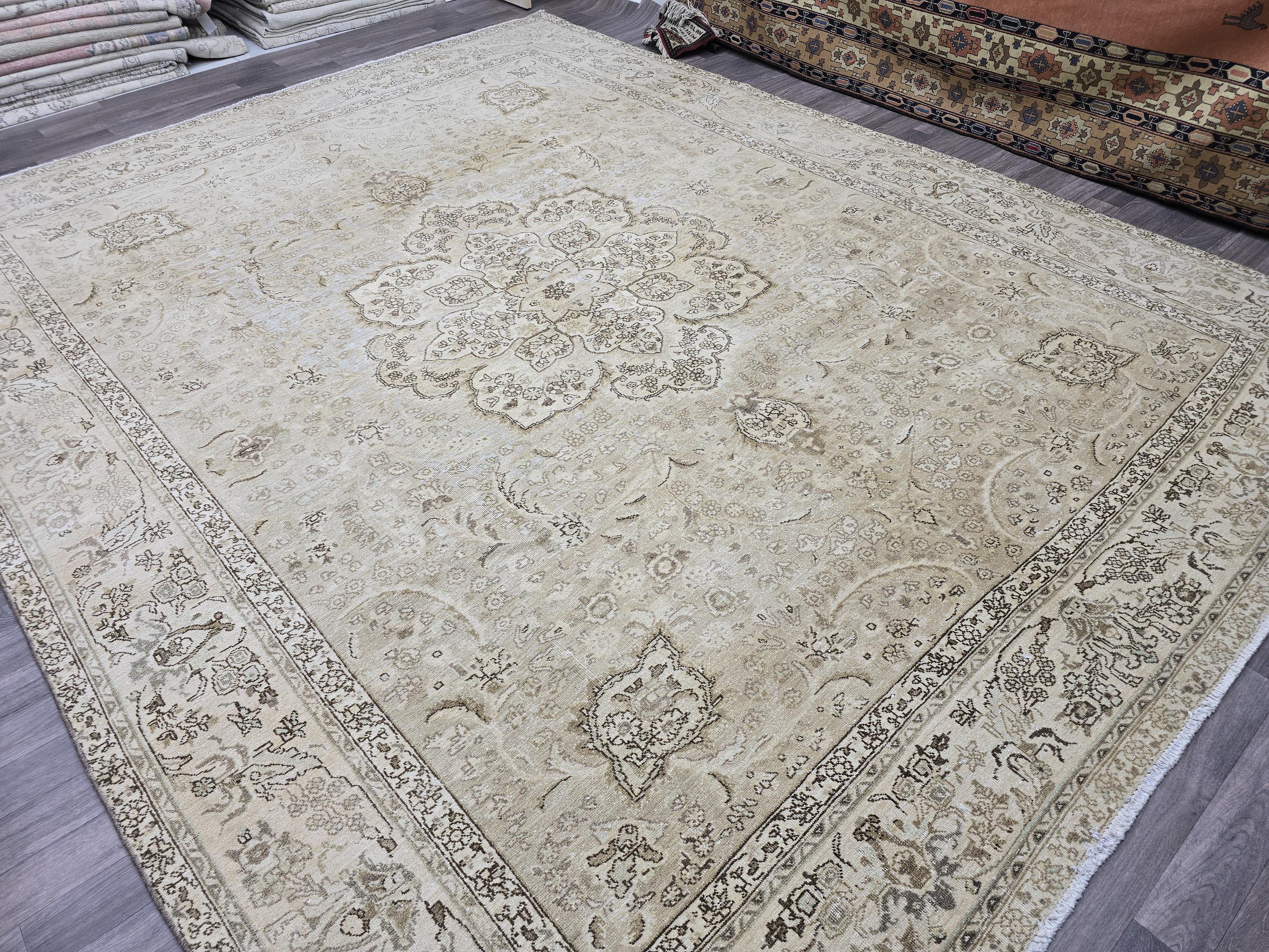 Oversize Oushak Wool Rug 10x13: Vintage Turkish Area Rug