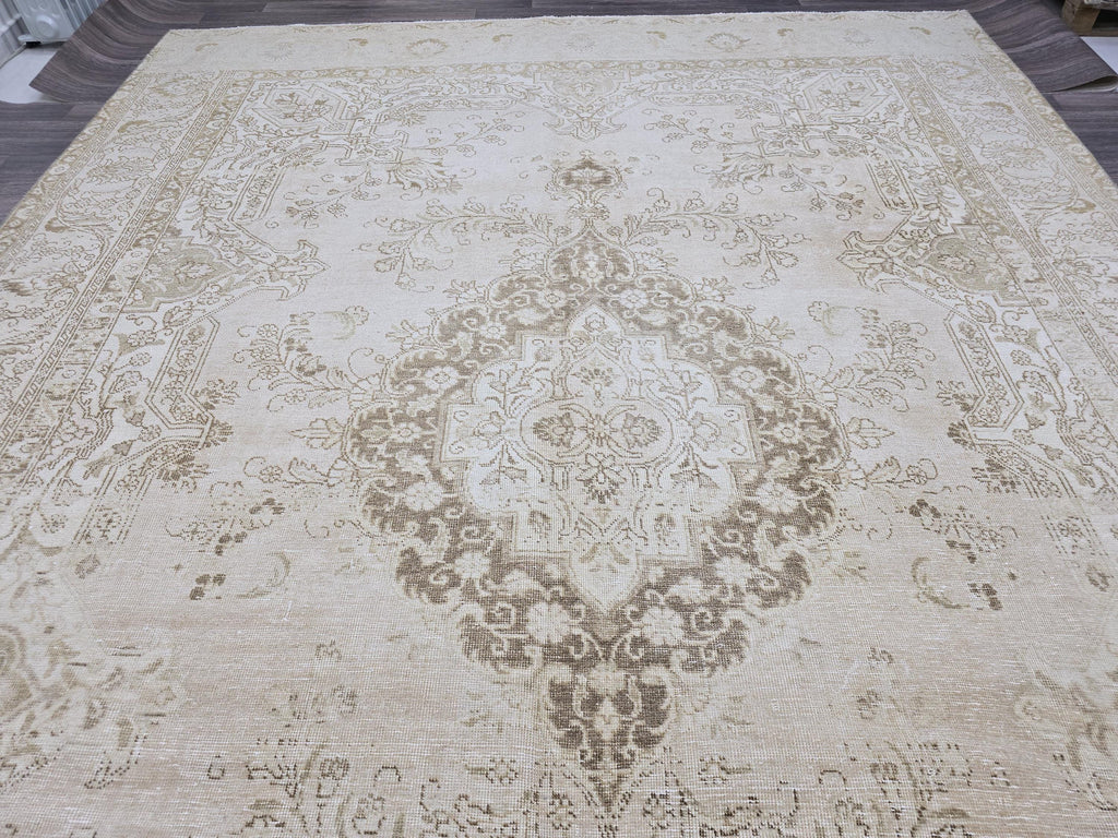 Vintage Turkish Oushak Rug: 9x12 Beige Wool Handmade Carpet