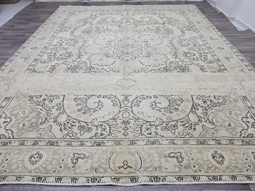 Vintage Turkish Oushak Rug 10x12: Handwoven Wool Beige Carpet