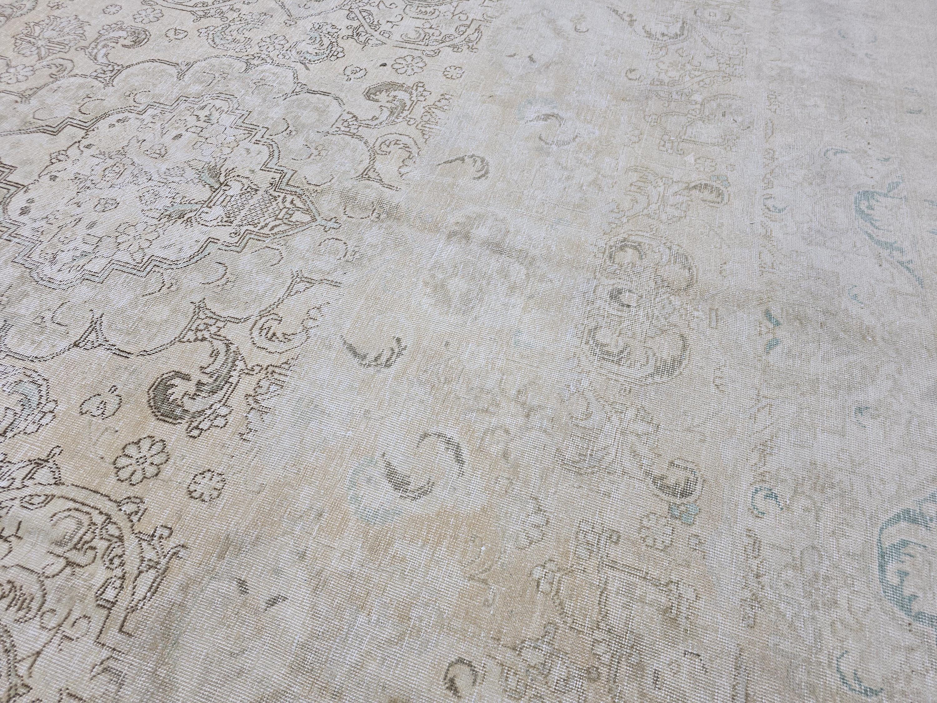 Oversize 10x13 Hand-Knotted Wool Oushak Rug: Vintage Turkish Carpet