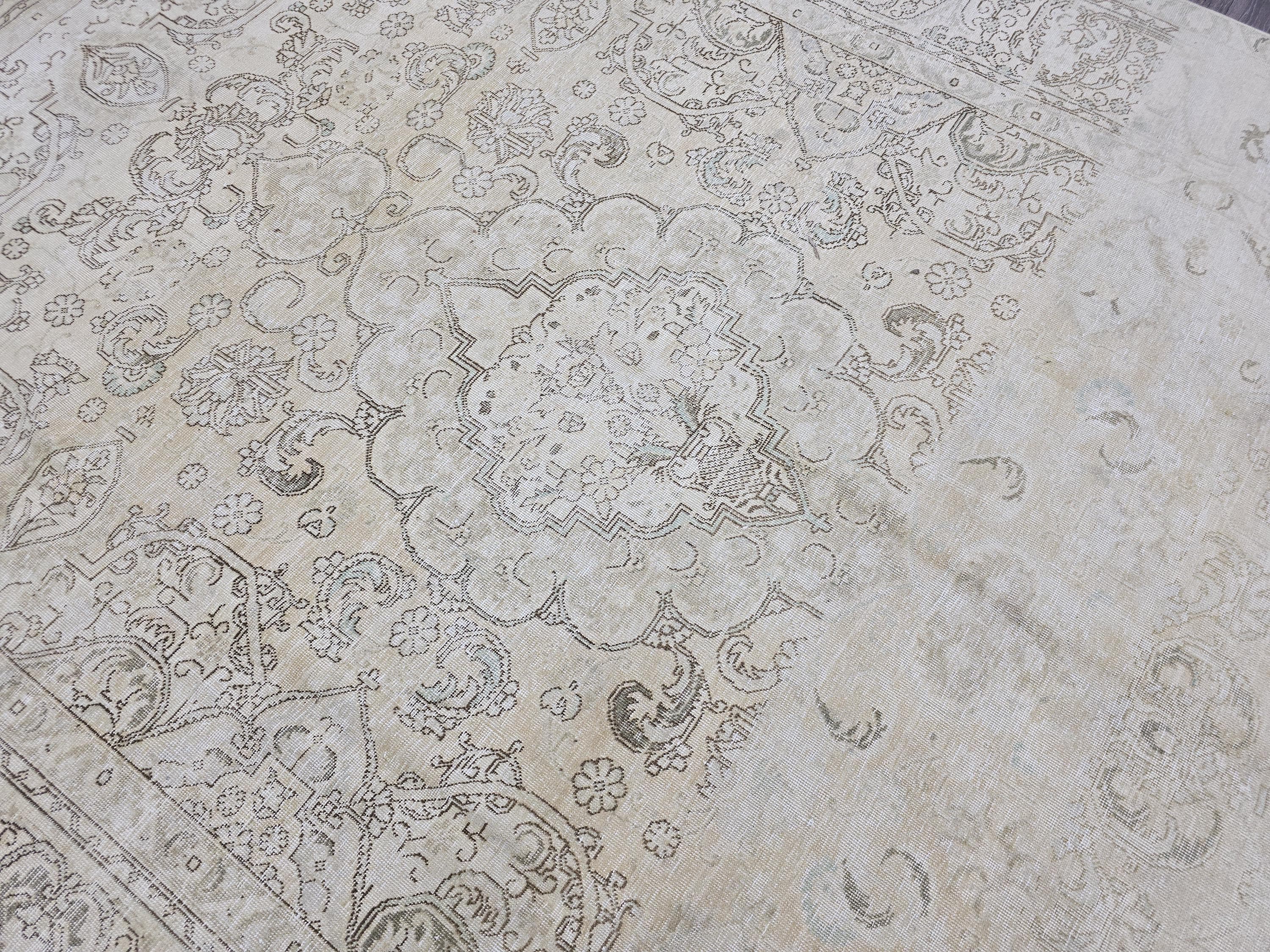 Oversize 10x13 Hand-Knotted Wool Oushak Rug: Vintage Turkish Carpet