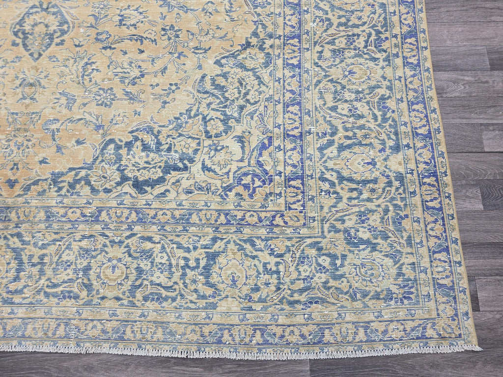 Vintage Handwoven Persian Keshan Rug: Cream & Blue Wool Carpet (9.2x12.9 ft)