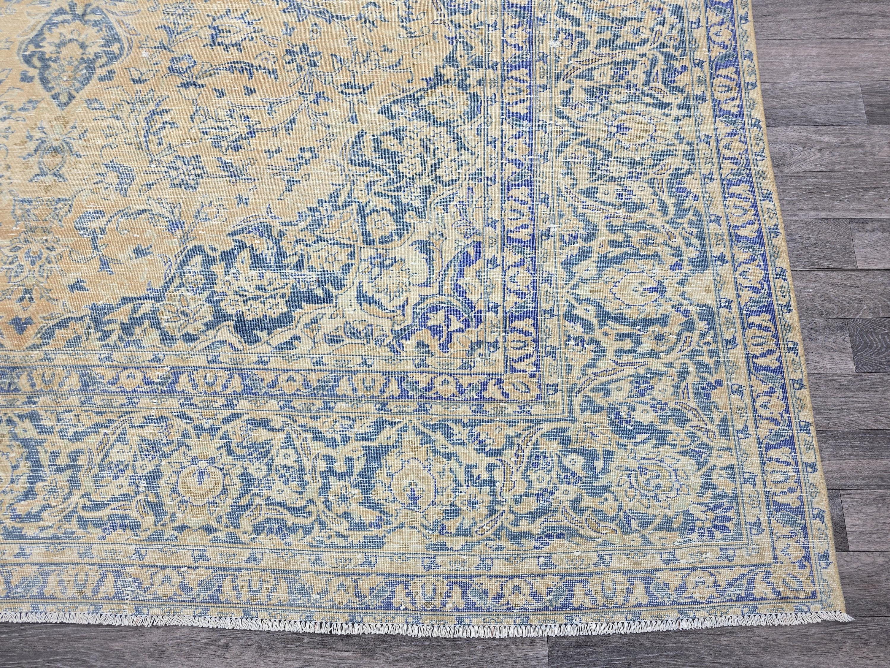 Vintage Handwoven Persian Keshan Rug: Cream & Blue Wool Carpet (9.2x12.9 ft)