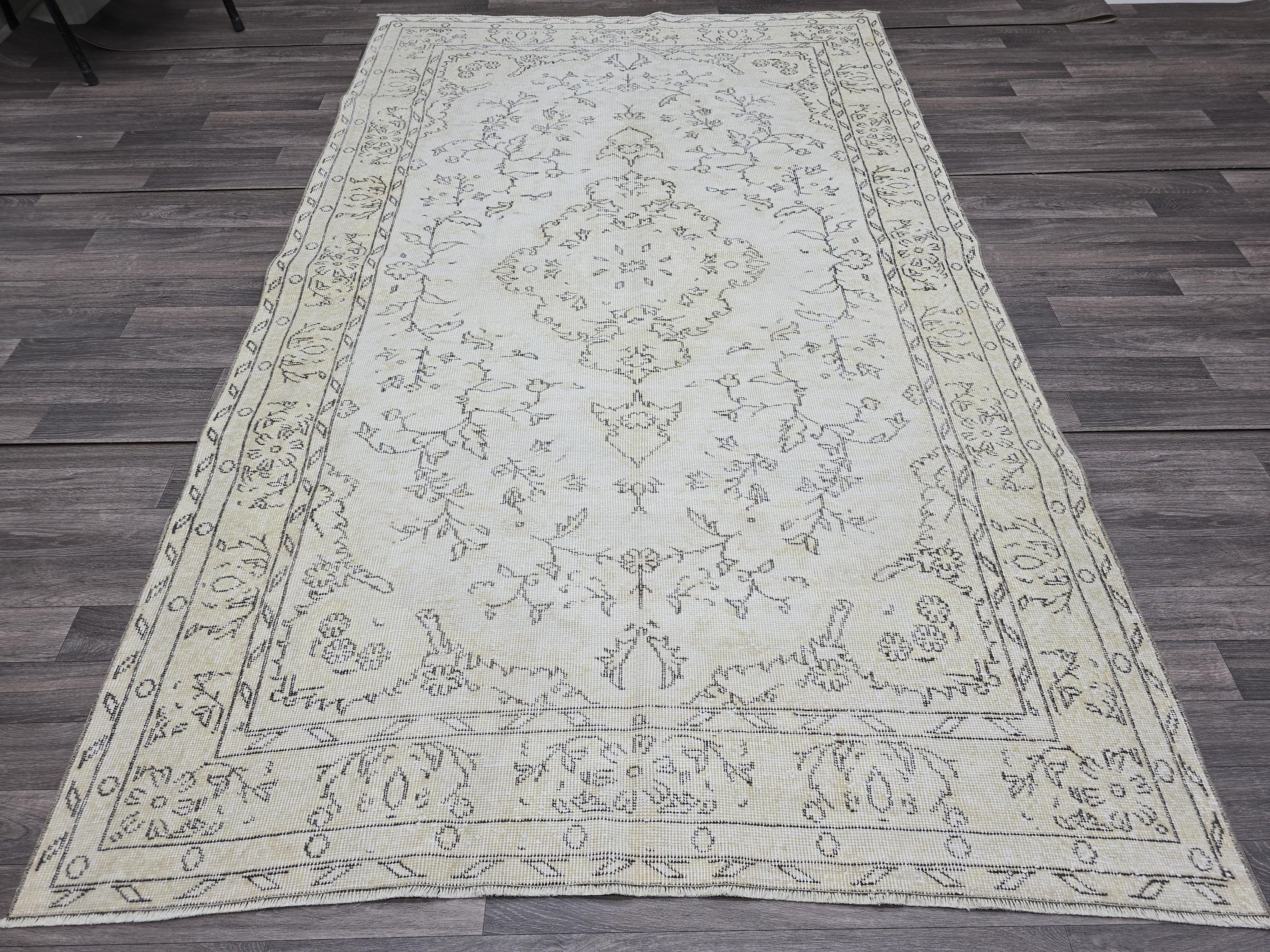 Vintage Turkish Oushak Rug: 5x9 Cream Floral Wool Carpet