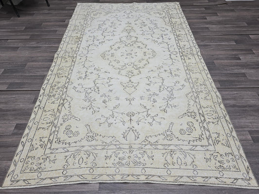 Vintage Turkish Oushak Rug: 5x9 Cream Floral Wool Carpet