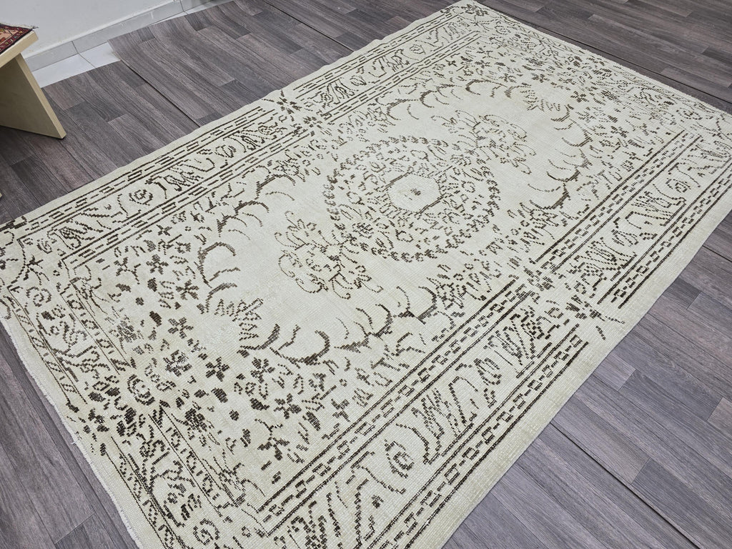 5x8 Vintage Oushak Rug: Cream & Brown Medallion, Handmade Wool