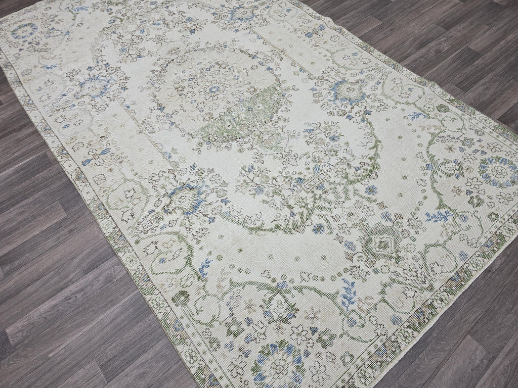 6x9 Vintage Turkish Oushak Rug: Handwoven Wool Cream Floral Carpet