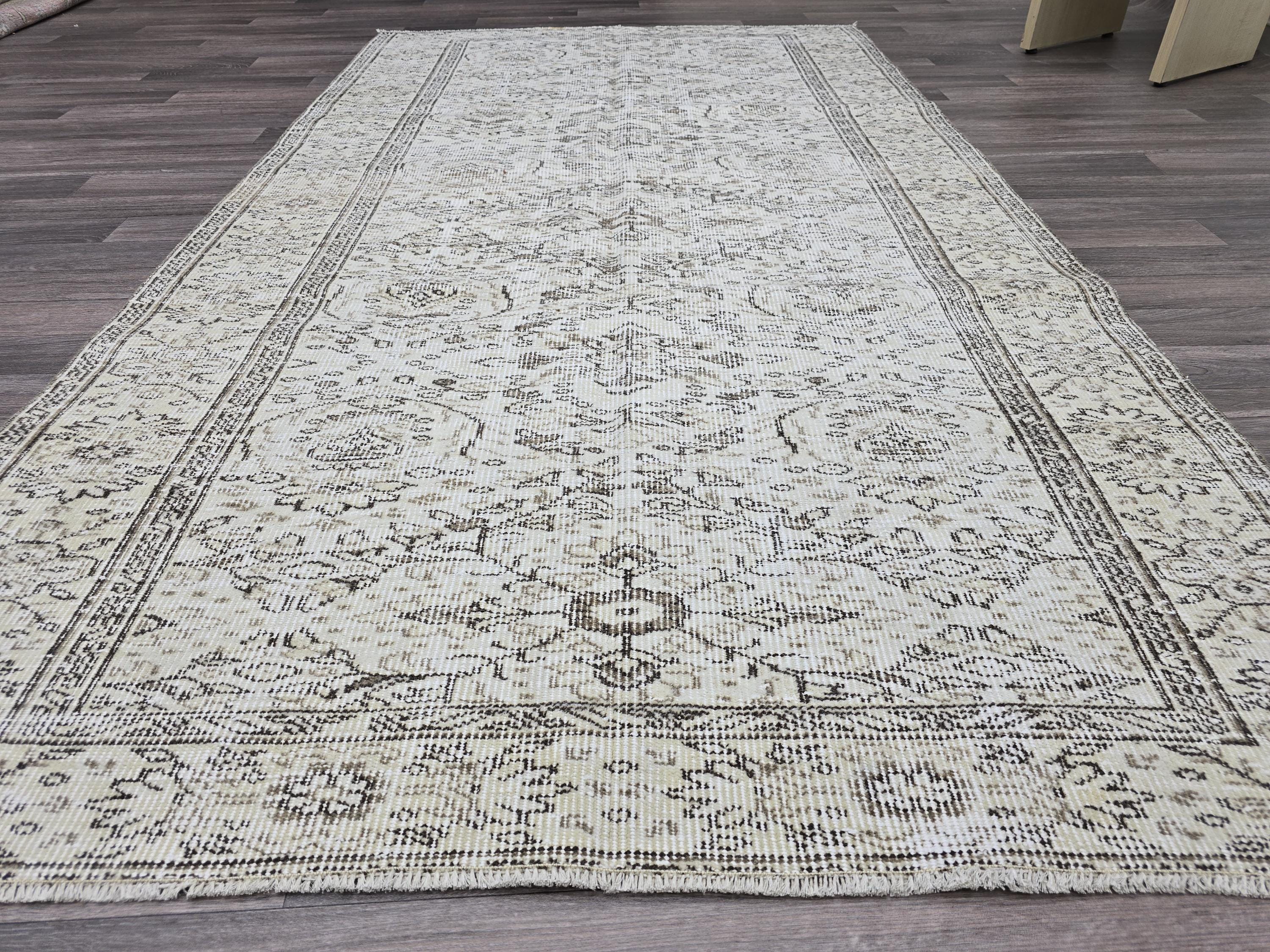 5x8 Vintage Handknotted Persian Rug: Cream Beige Wool Oriental Carpet