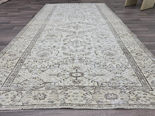 5x8 Vintage Handknotted Anatolian Rug: Cream Beige Wool Oriental Carpet
