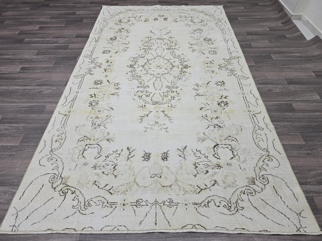 6x9 Vintage Turkish Oushak Rug: Hand-Knotted Wool Area Rug