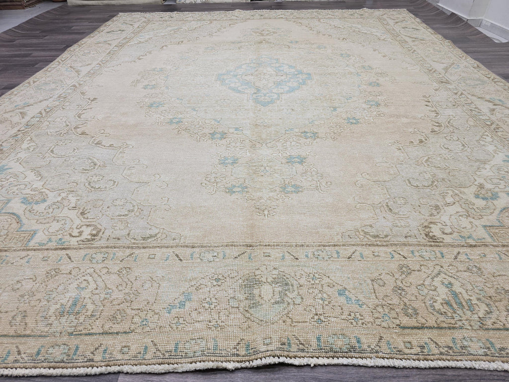 9x12 Faded Oushak Rug: Neutral Distressed Turkish Wool Carpet