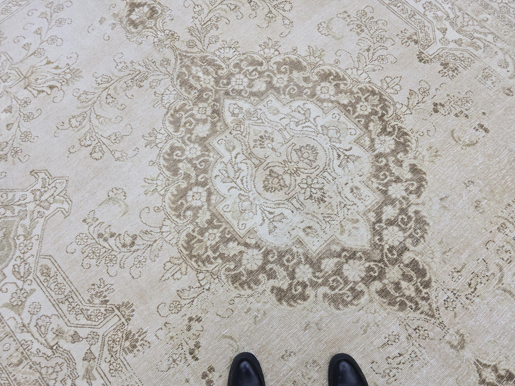 Vintage Turkish Oushak Rug: 9x12 Beige Wool Handmade Carpet