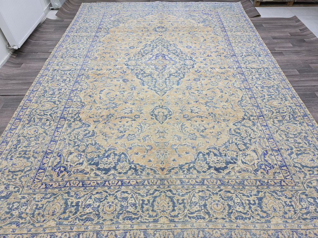 Vintage Handwoven Persian Keshan Rug: Cream & Blue Wool Carpet (9.2x12.9 ft)