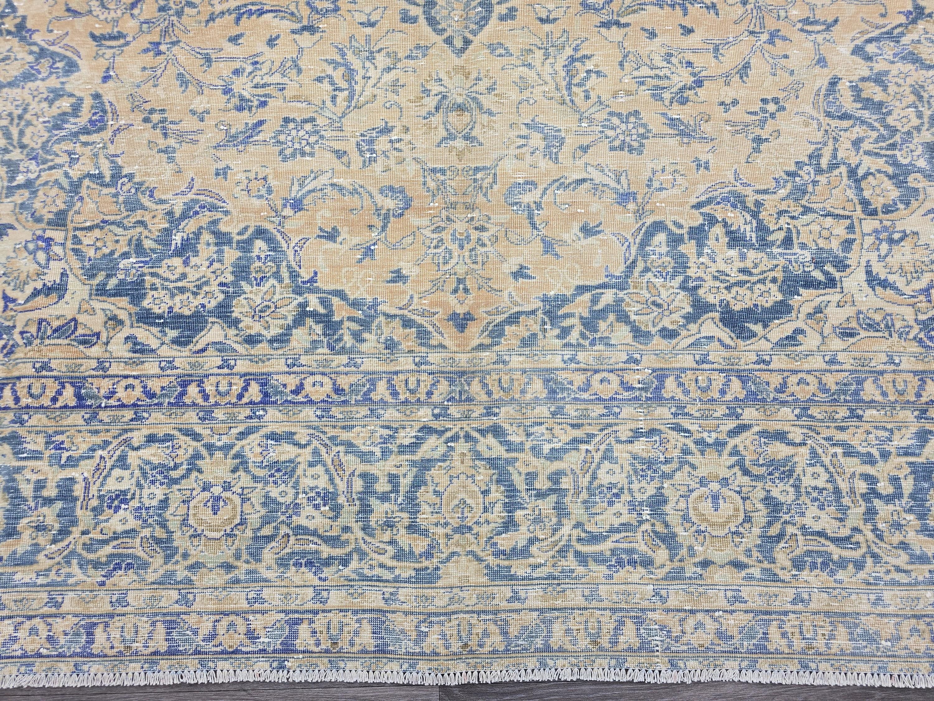 Vintage Handwoven Persian Keshan Rug: Cream & Blue Wool Carpet (9.2x12.9 ft)