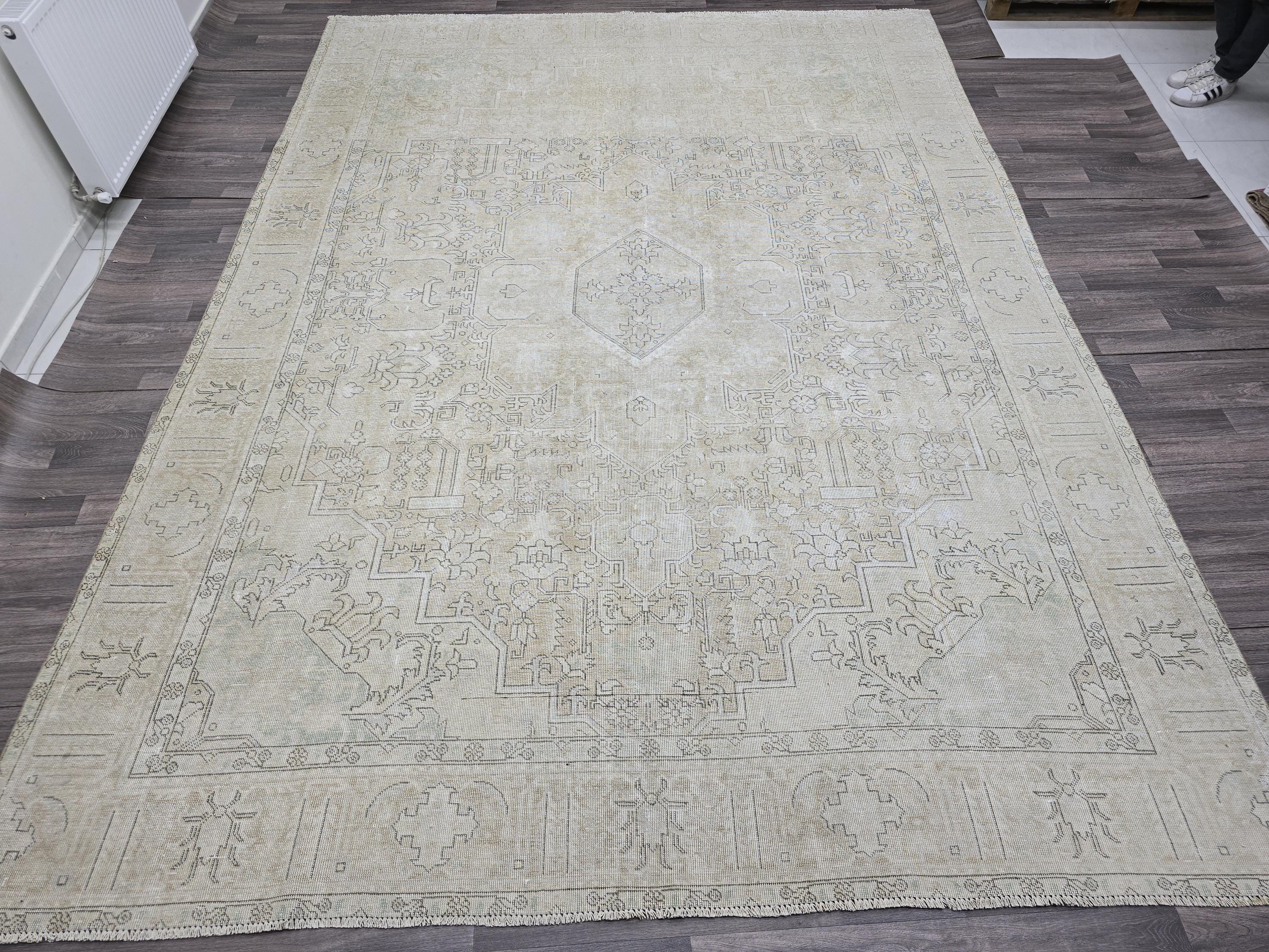 Oversized Neutral Oushak Rug: 9x12 Vintage Turkish Wool Carpet