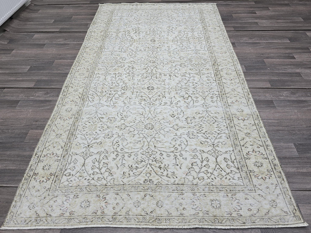 Vintage Turkish Oushak Rug 5x9: Handknotted Wool Floral Carpet