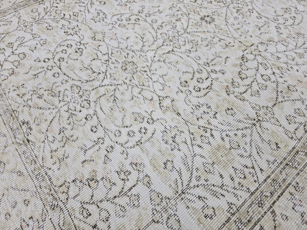 Vintage Turkish Oushak Rug 5x9: Handknotted Wool Floral Carpet