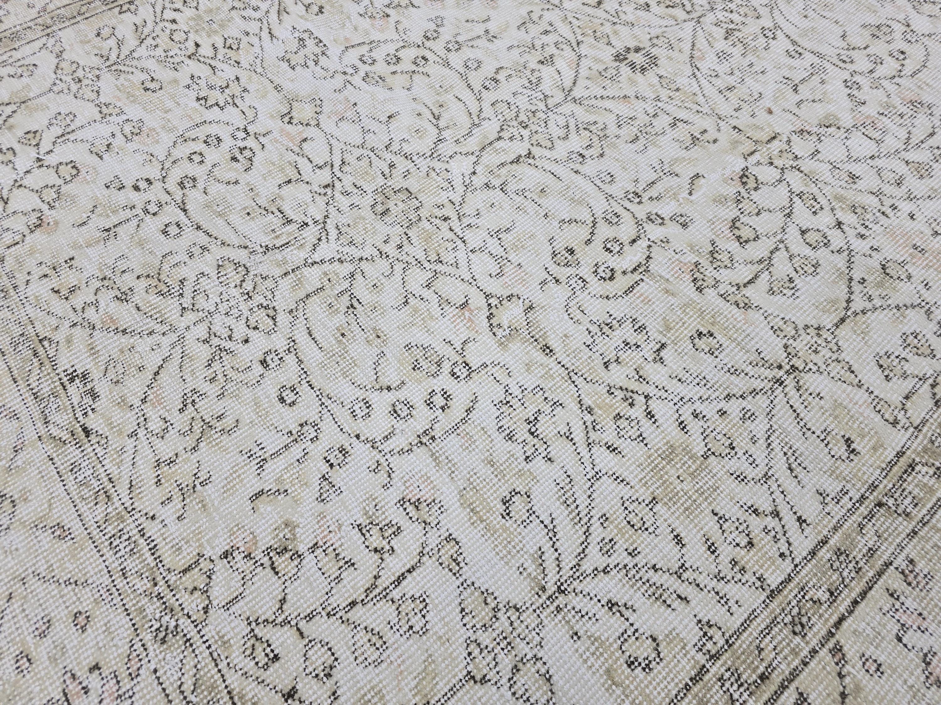 Vintage Turkish Oushak Rug 5x9: Handknotted Wool Floral Carpet