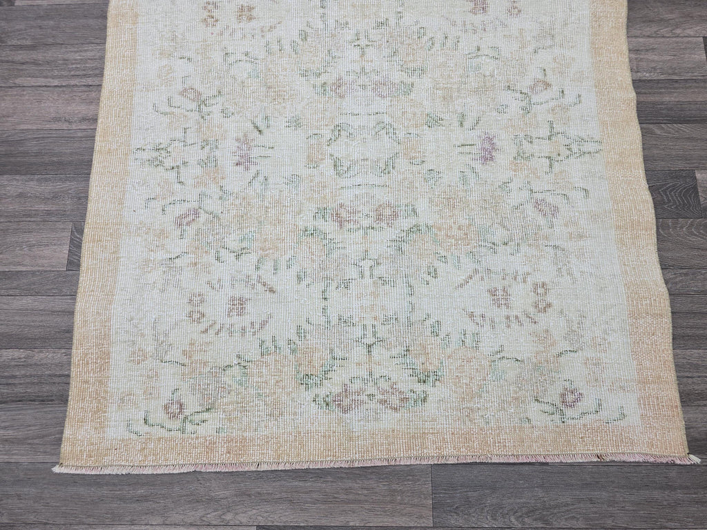4x6 Vintage Turkish Oushak Rug: Hand-Knotted Wool, Cream Beige Floral