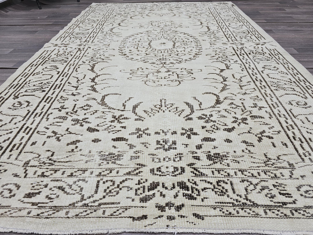5x8 Vintage Oushak Rug: Cream & Brown Medallion, Handmade Wool