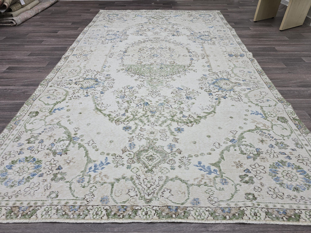 6x9 Vintage Turkish Oushak Rug: Handwoven Wool Cream Floral Carpet