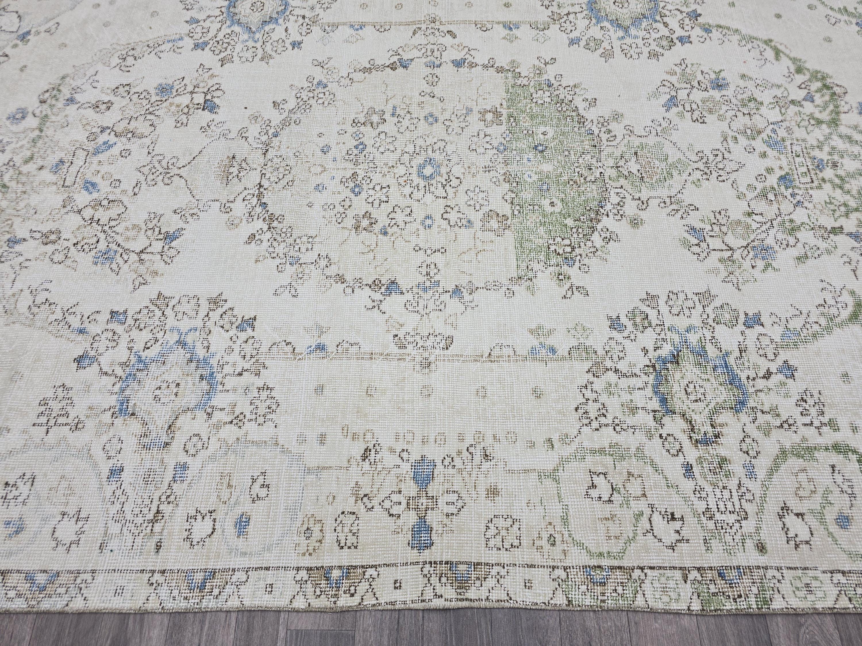 6x9 Vintage Turkish Oushak Rug: Handwoven Wool Cream Floral Carpet