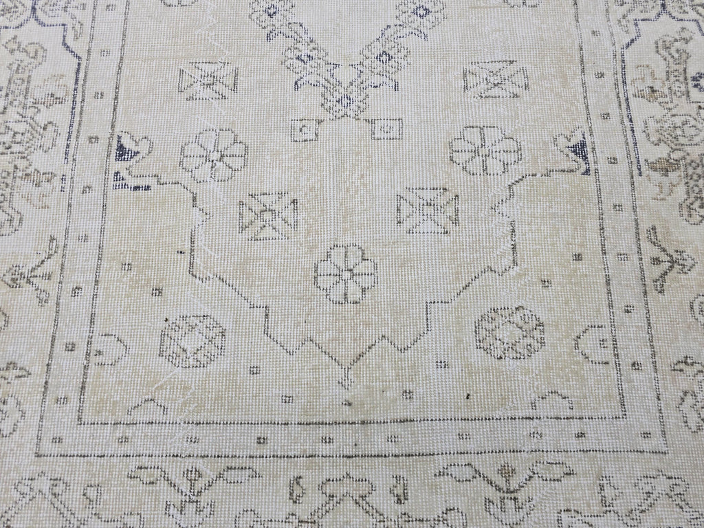 Vintage Turkish Oushak Rug: 4.3x7.7ft Hand-Knotted Wool Rug