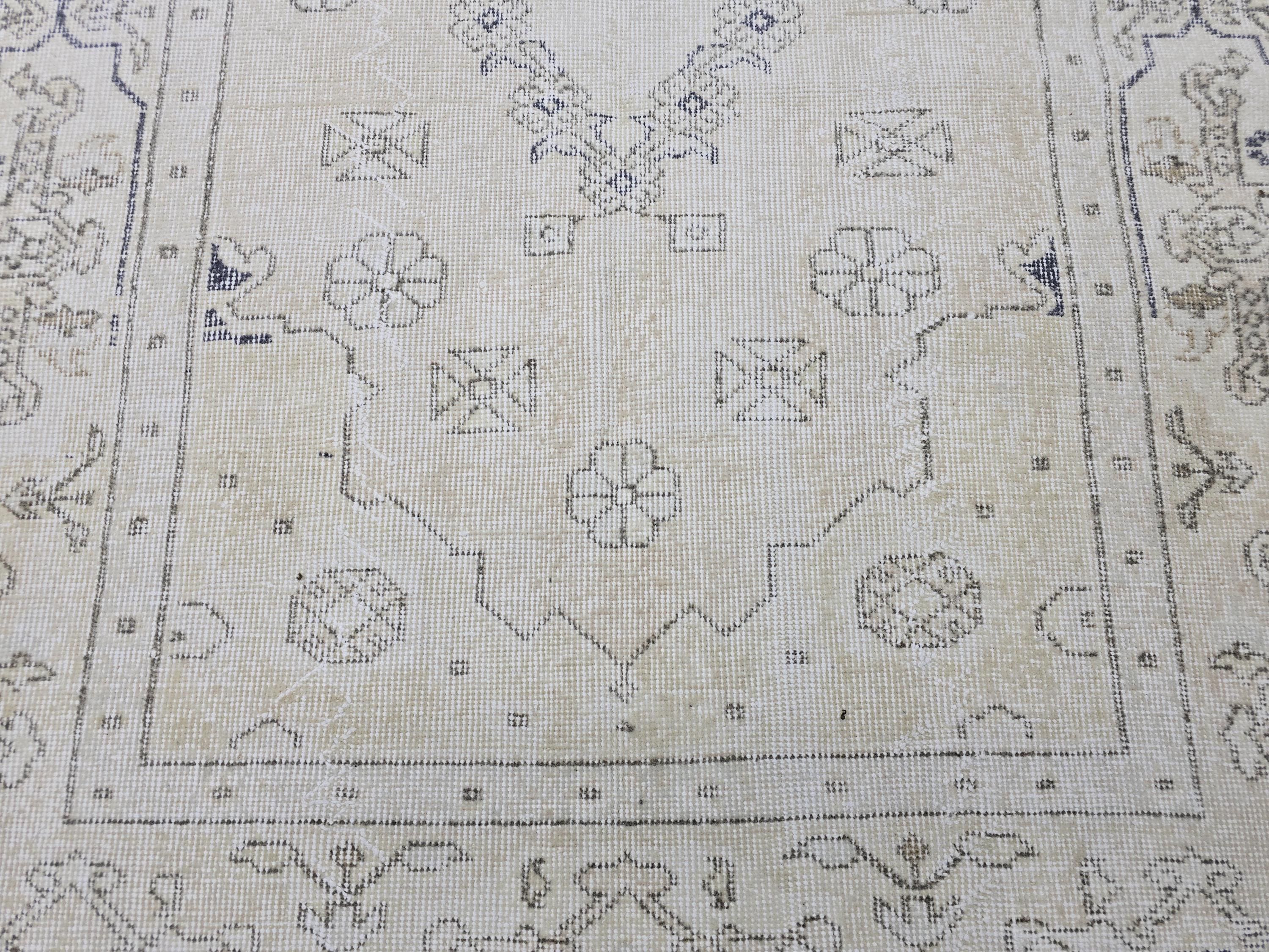 Vintage Turkish Oushak Rug: 4.3x7.7ft Hand-Knotted Wool Rug