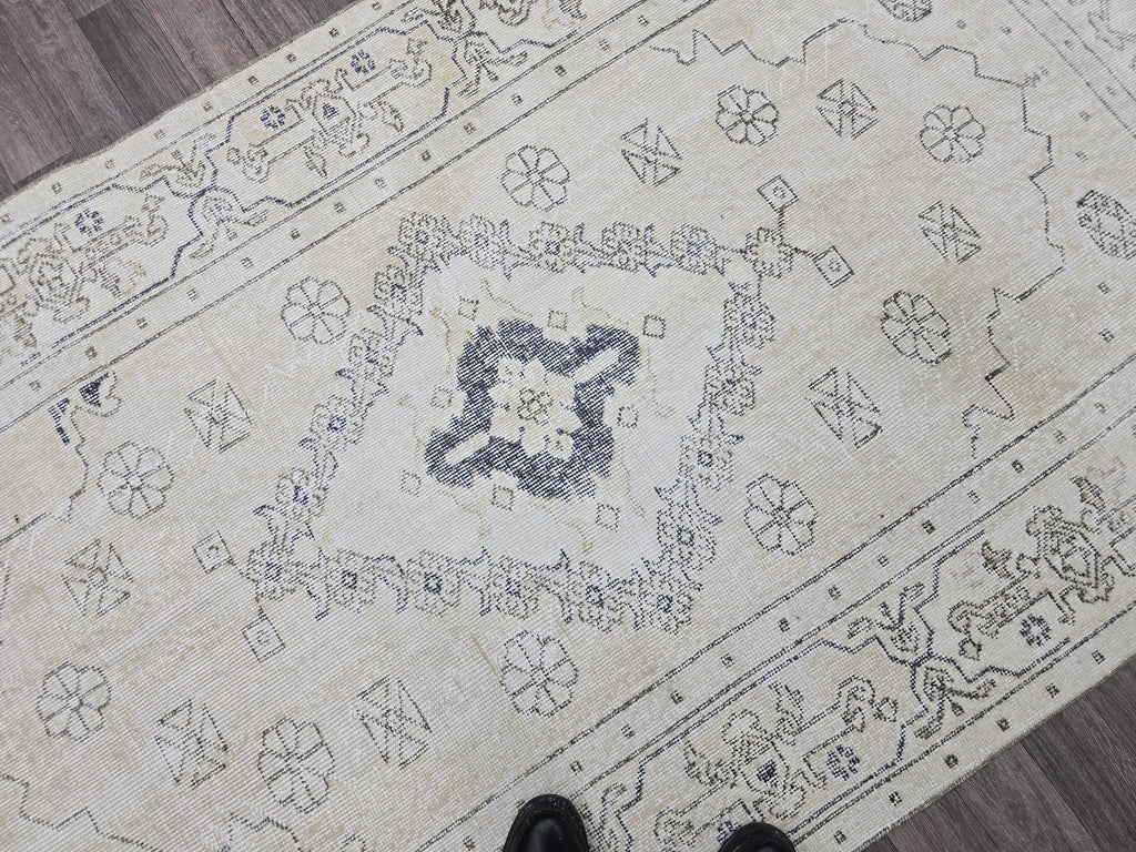 Vintage Turkish Oushak Rug: 4.3x7.7ft Hand-Knotted Wool Rug