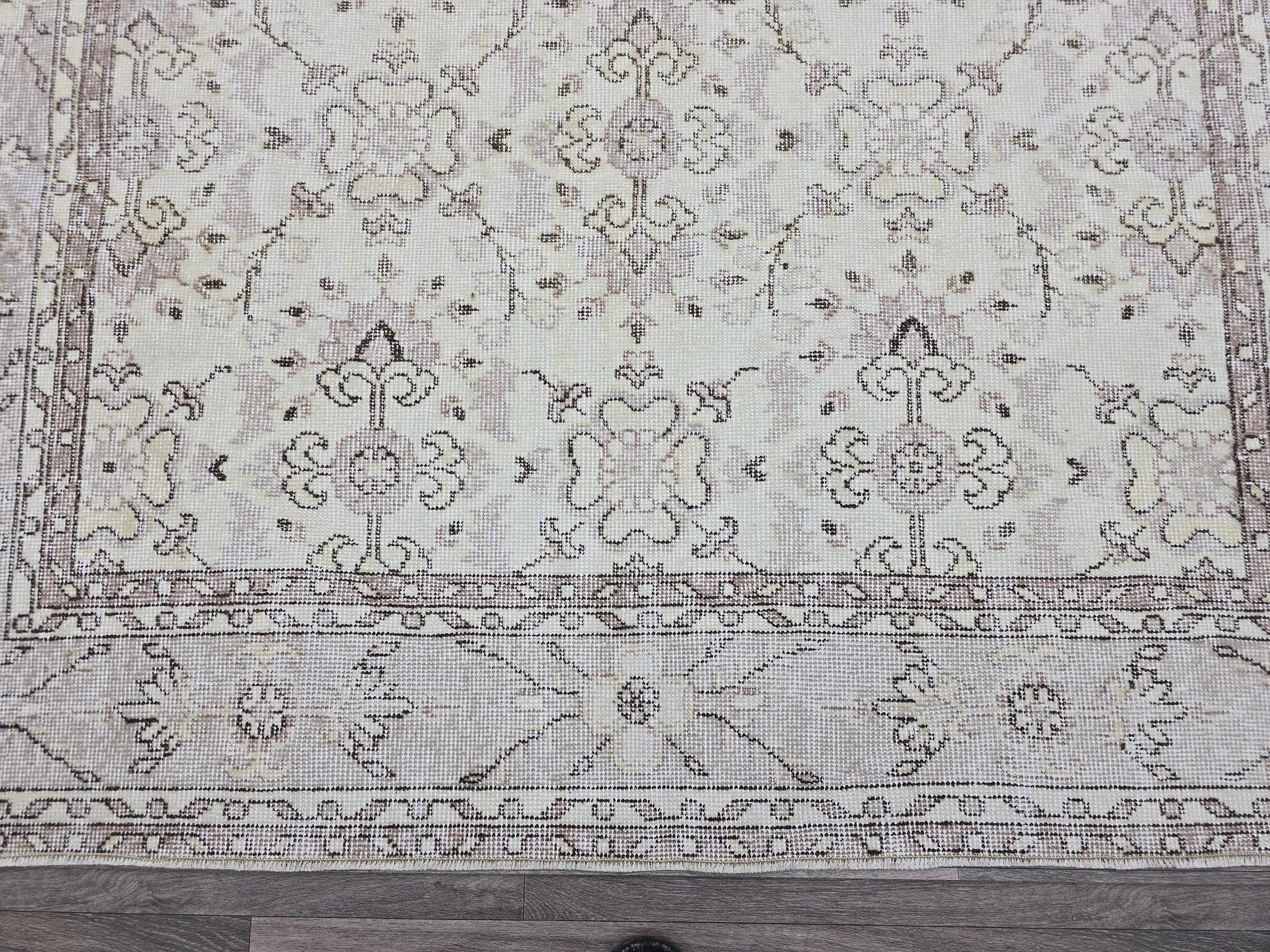 6x9 Vintage Turkish Oushak Rug: Hand-Knotted Wool Cream Floral Carpet
