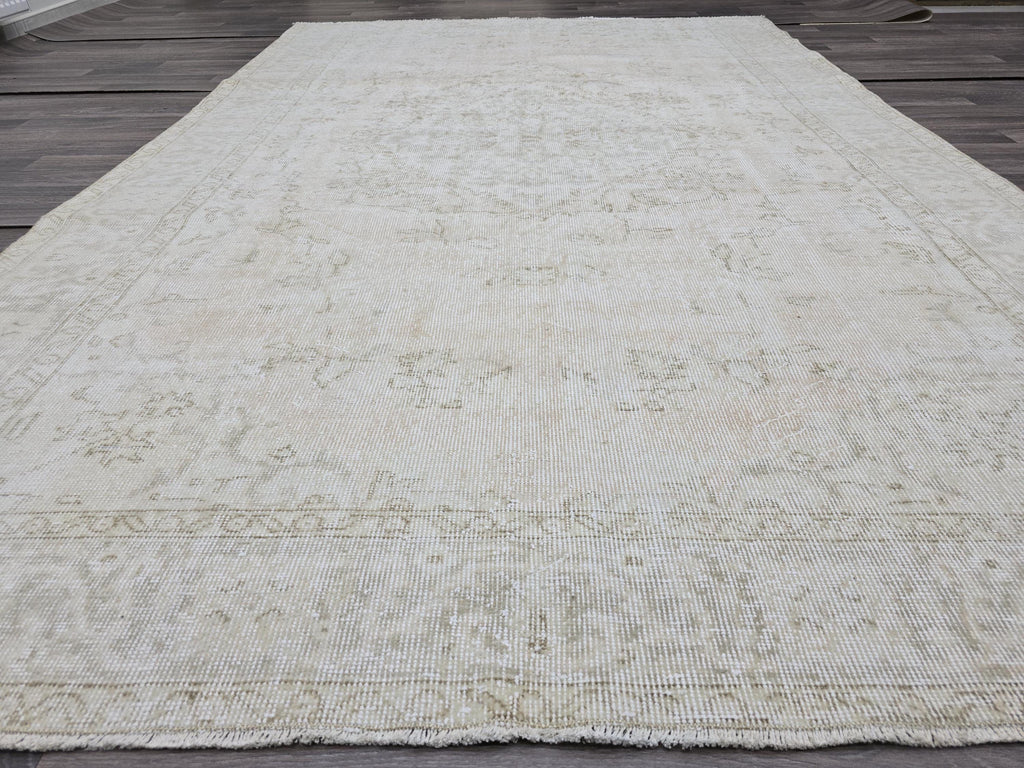 Vintage Oushak Rug 6x10: Handknotted Turkish Wool Carpet