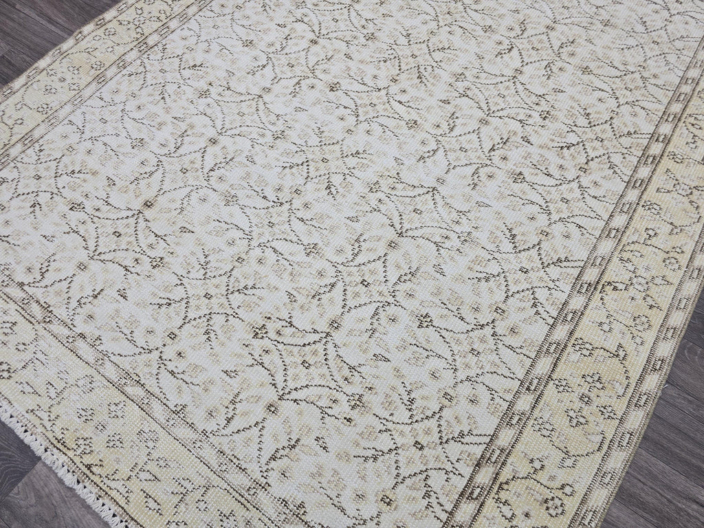 5x9 Vintage Turkish Oushak Rug: Hand-Knotted Wool, Cream Neutral Carpet