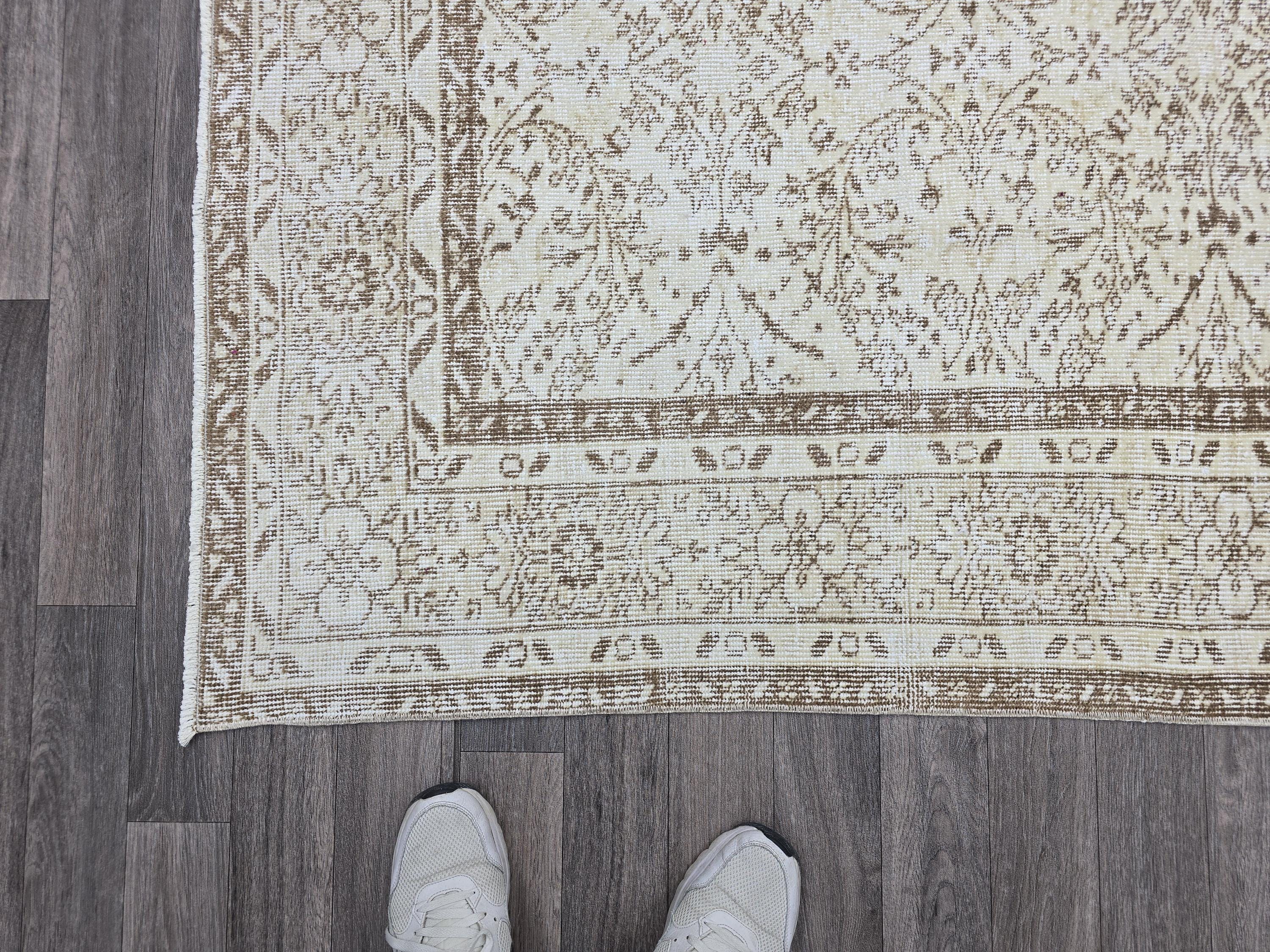 Vintage Turkish Oushak Rug 6x9: Handknotted Wool Floral Carpet