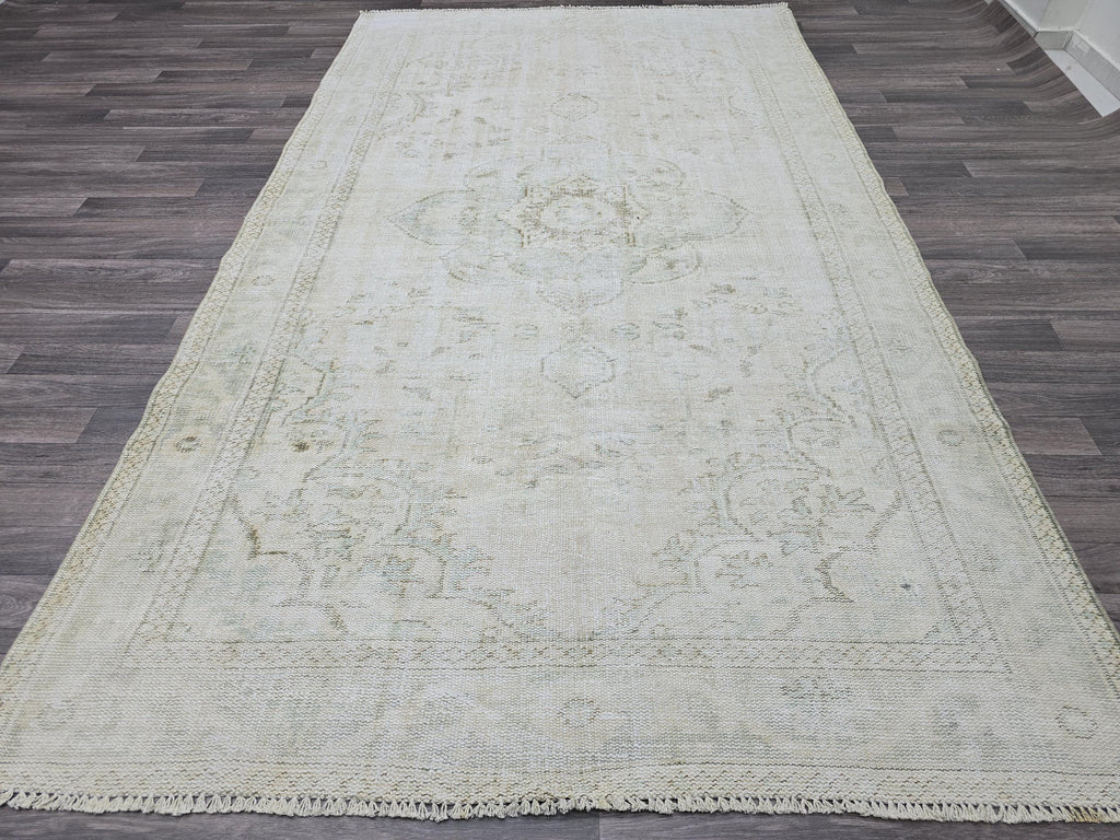 6x10 Vintage Oushak Rug: Hand-Knotted Wool Persian Cream Carpet