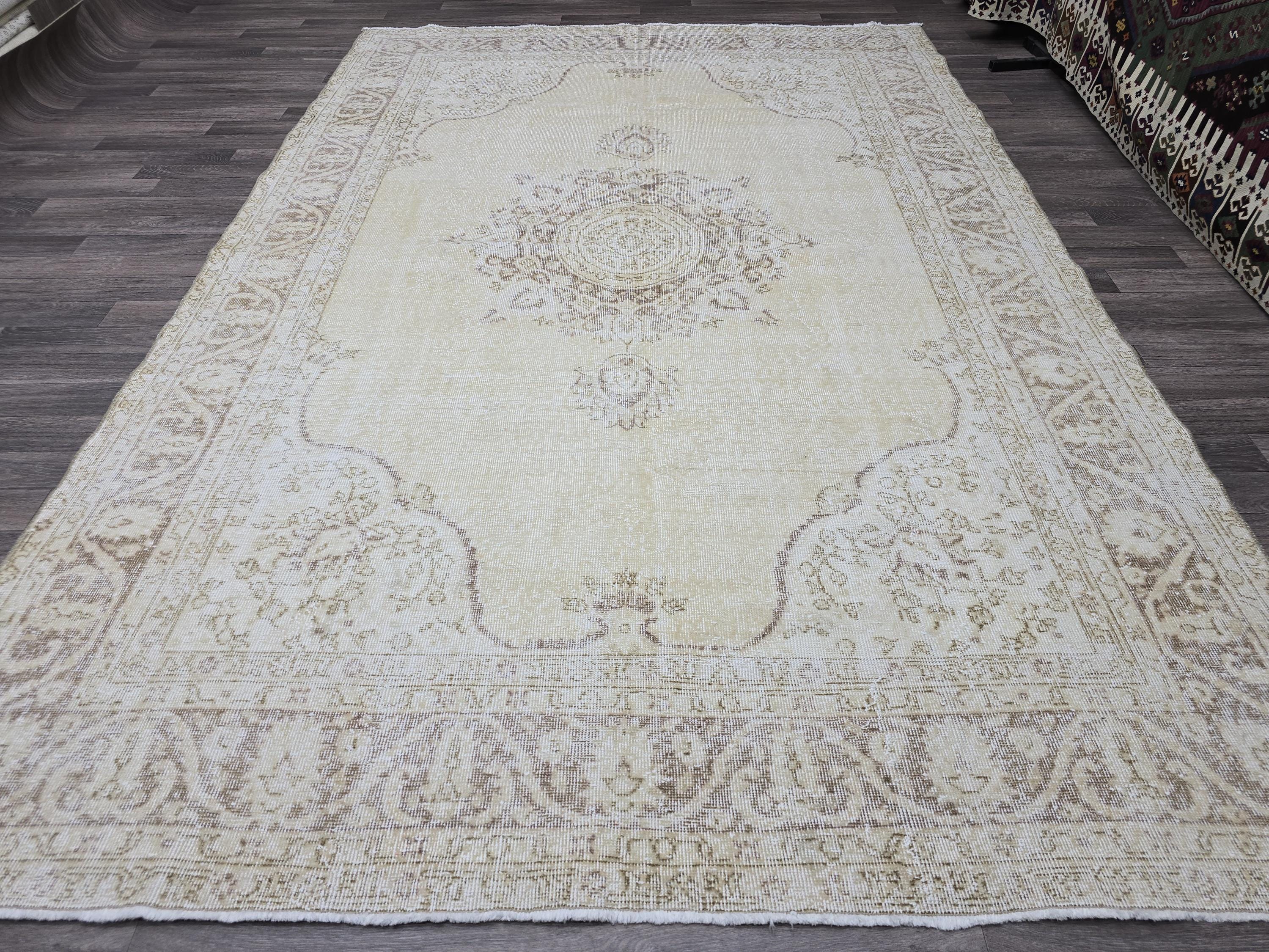 Hand Knotted Wool Oushak Rug 7x10: Neutral Medallion Turkish Carpet