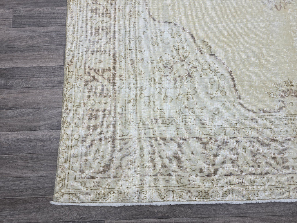 Hand Knotted Wool Oushak Rug 7x10: Neutral Medallion Turkish Carpet