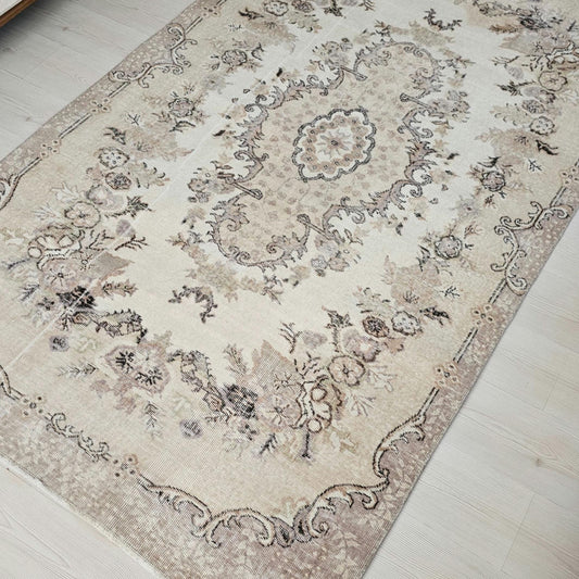 Vintage Turkish Wool Rug 5x8: Beige Floral Oushak Accent Carpet
