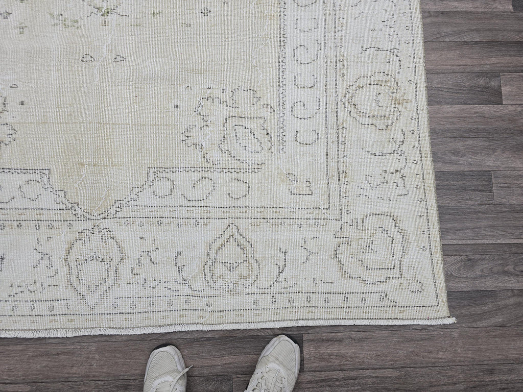 Vintage Oushak Rug 6x10: Handknotted Wool Turkish Carpet